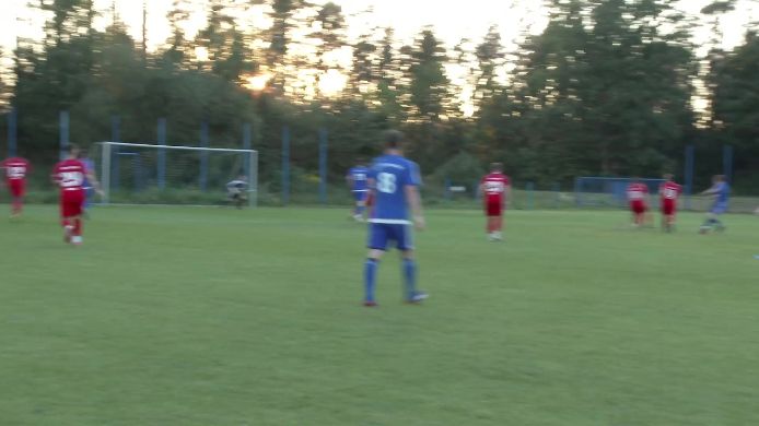Siegtreffer vom Stürmer Pasieka vom Spiel SV Etzenricht gegen Bayernligisten ASV Cham, 1:0