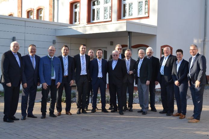 Die Mitarbeiter und Ehrenmitglieder des Bezirksausschusses Oberfranken auf einen Blick