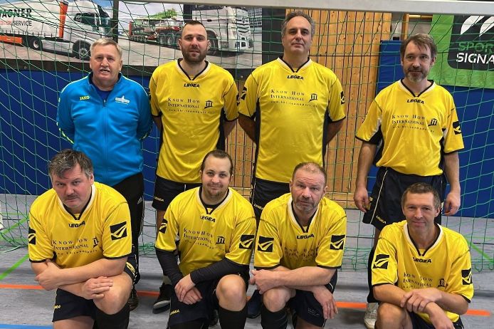 Hallen-Stadtmeisterschaften in Amberg mit Schiedsrichter-Teams im ...