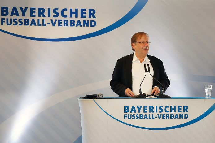 BFV-Präsident Rainer Koch bei seiner Rede auf dem außerordentlichen Verbandstag 2021.