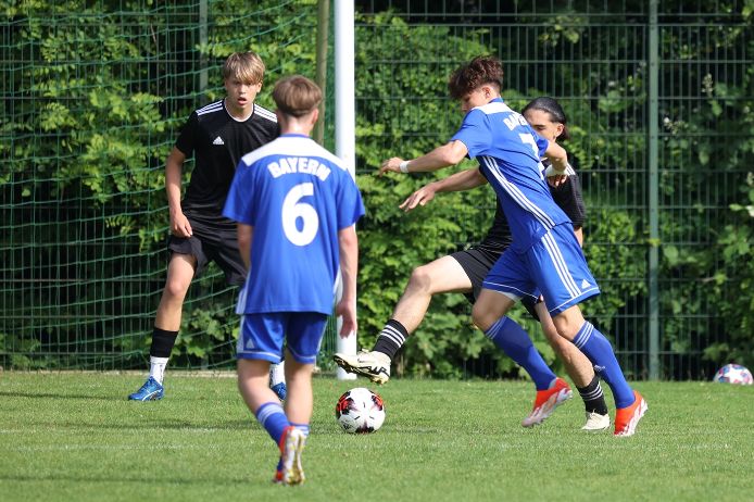 Spielszene beim U16-Junioren-Länderpokal 2024 zwischen Bayern und Brandenburg