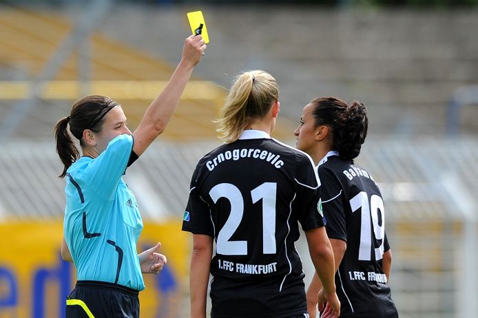 FIFA-Referee Angelika Söder