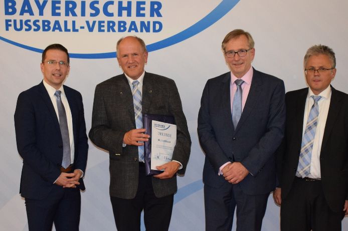 v.l.n.r.: BFV-Präsident Christoph Kern, Michael Bauer, Oskar Riedmeyer und Oliver Lieb