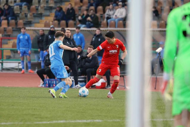 Spielszene FC Augsburg II gegen FV Illertissen