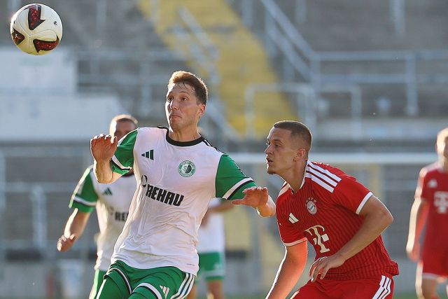 Spielszene FC Bayern München II - SC Eltersdorf