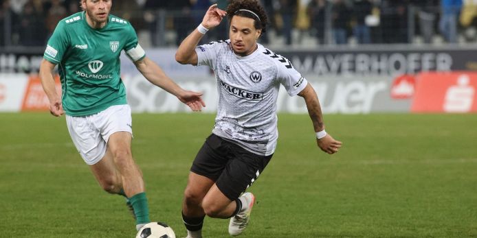 Spielszene SV Wacker Burghausen - 1. FC Schweinfurt 05