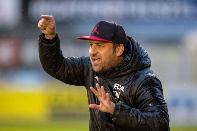 Trainer Matthias Günes vom FC Memmingen