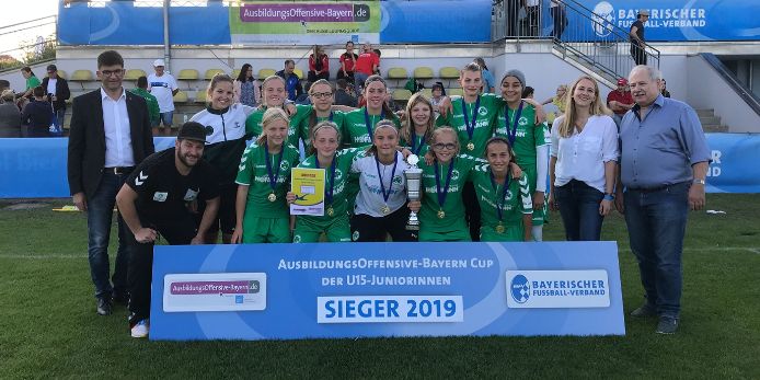 Die U15-Juniorinnen der SpVgg Greuther Fürth haben nach 2018 auch 2019 den AusbildungsOffensive-Bayern Cup gewonnen