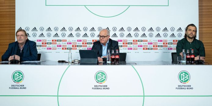 Rainer Koch, Fritz Keller und Leon Ries bei der DFB-Pressekonferenz zur bundesweiten Amateurfußball-Umfrage.