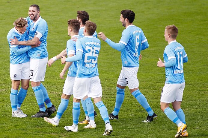 TSV 1860 München freut sich über den Sieg gegen den FC Ingolstadt 04