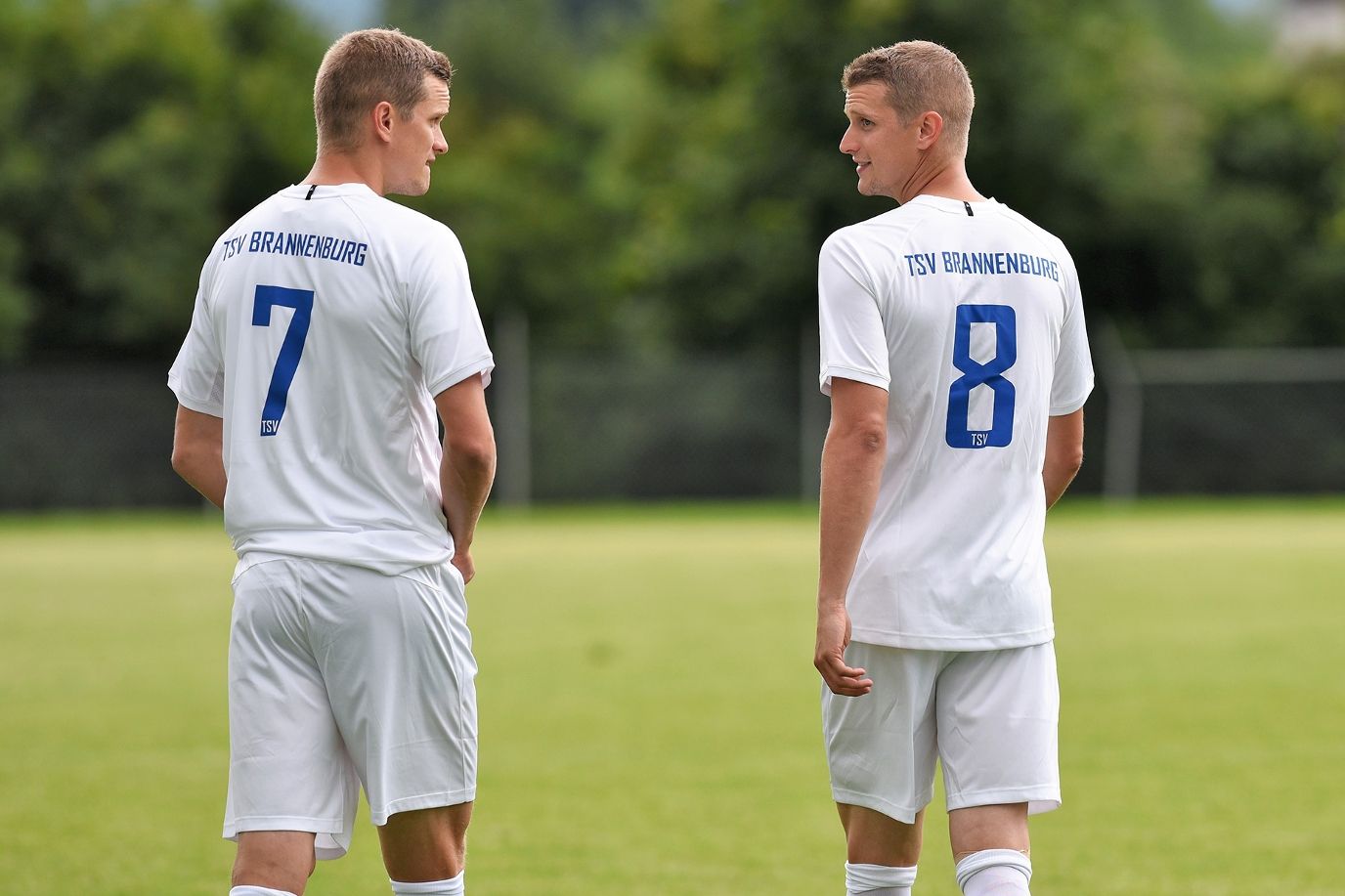 Bender Zwillinge Laufen Fur Heimatklub In Der Kreisklasse Auf Bfv