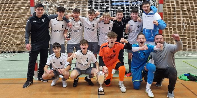 Die U15-Junioren des FC Stätzling sind schwäbischer Futsal-Meister 2024