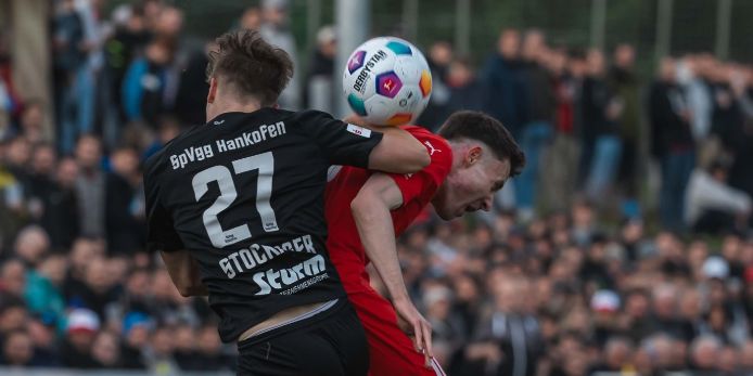 Spielszene SV Erlbach gegen SpVgg Hankofen-Hailing