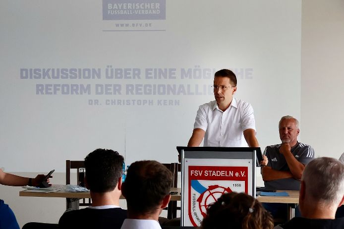 Christoph Kern bei der Tagung der Bayernliga Nord in Stadeln