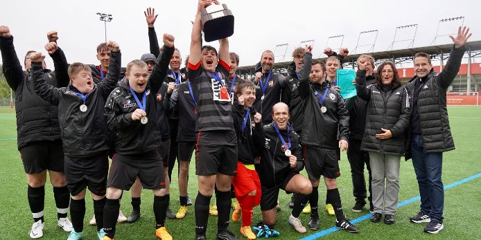 Der 1. FC Sonthofen hat die Bayerische Inklusionsmeisterschaft 2025 gewonnen.